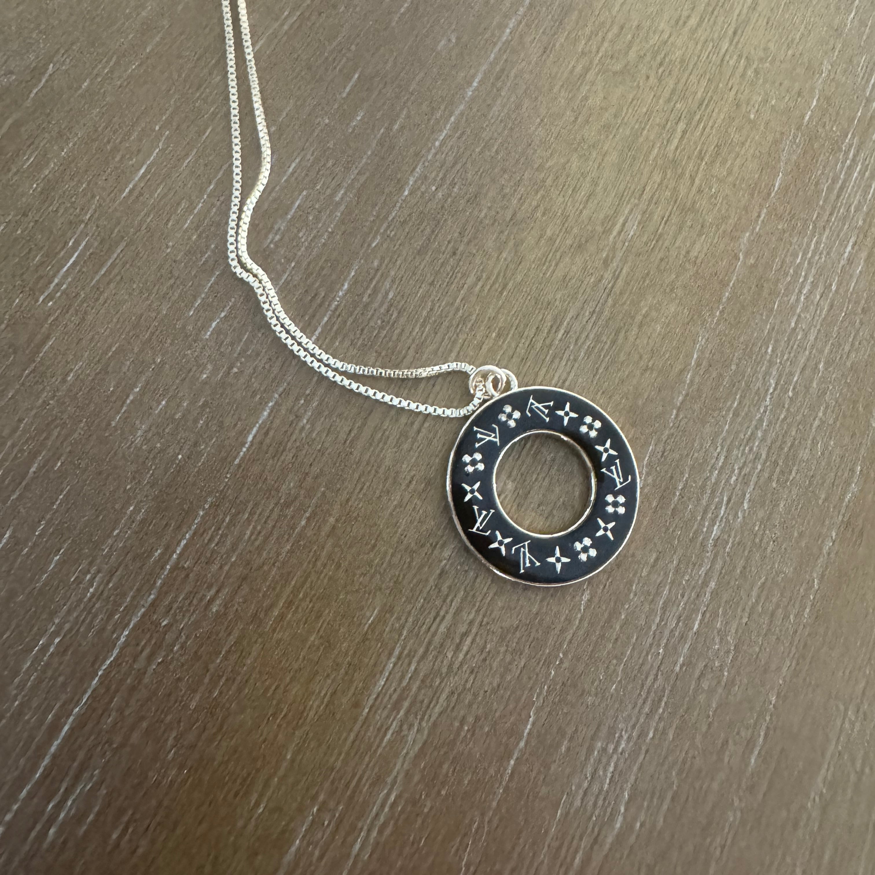 Black Hollow Circle Tag
