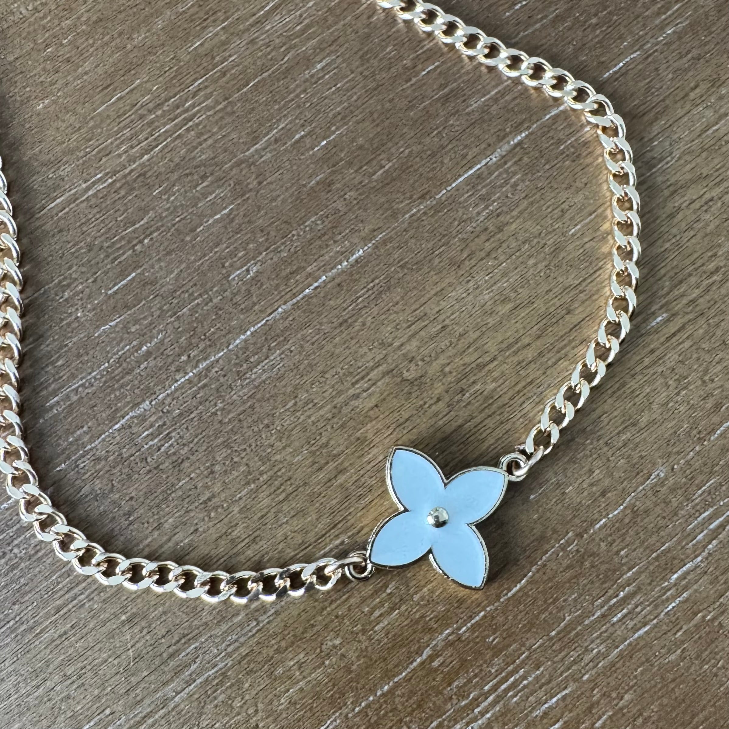 White Flower Necklace