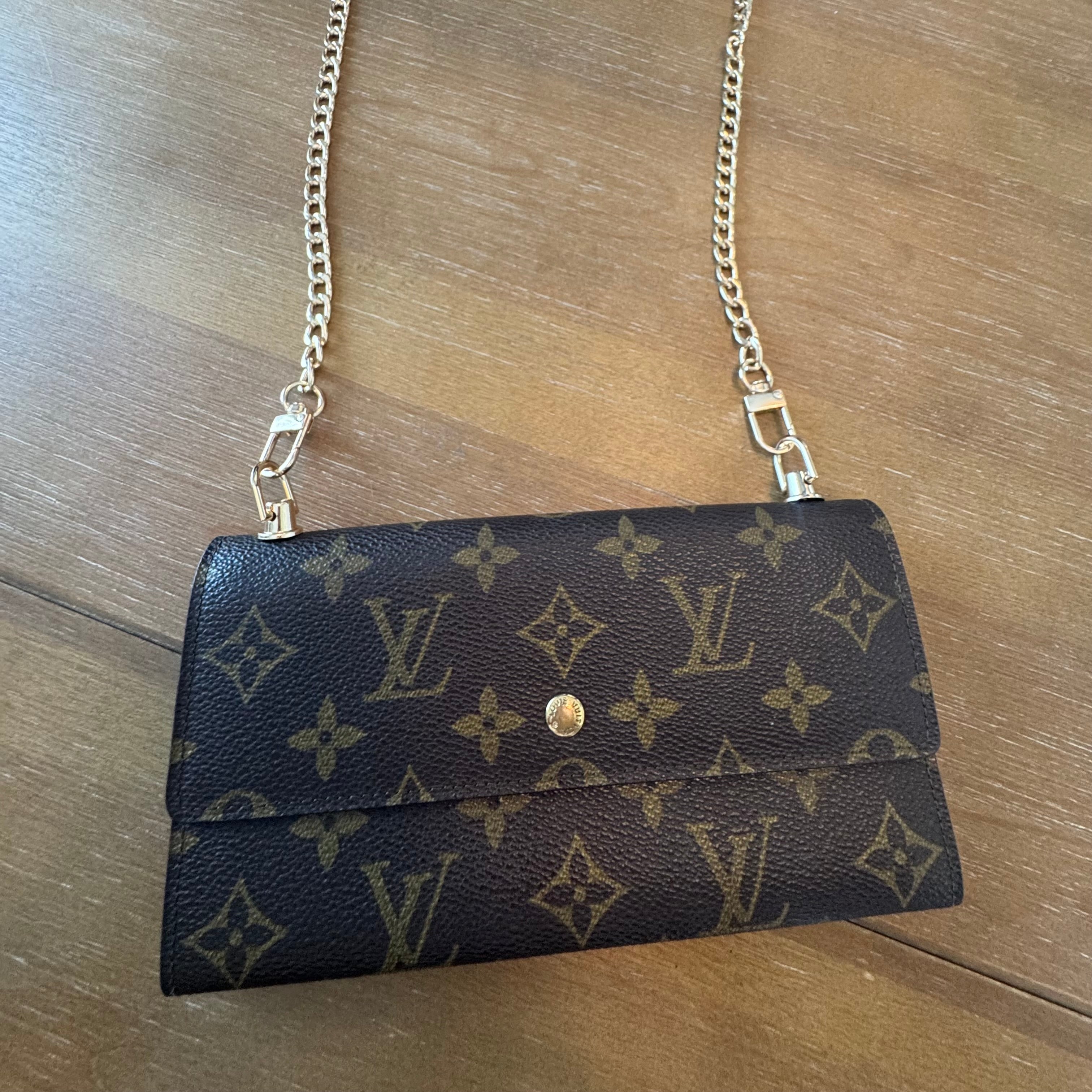 Brown Wallet Crossbody 2