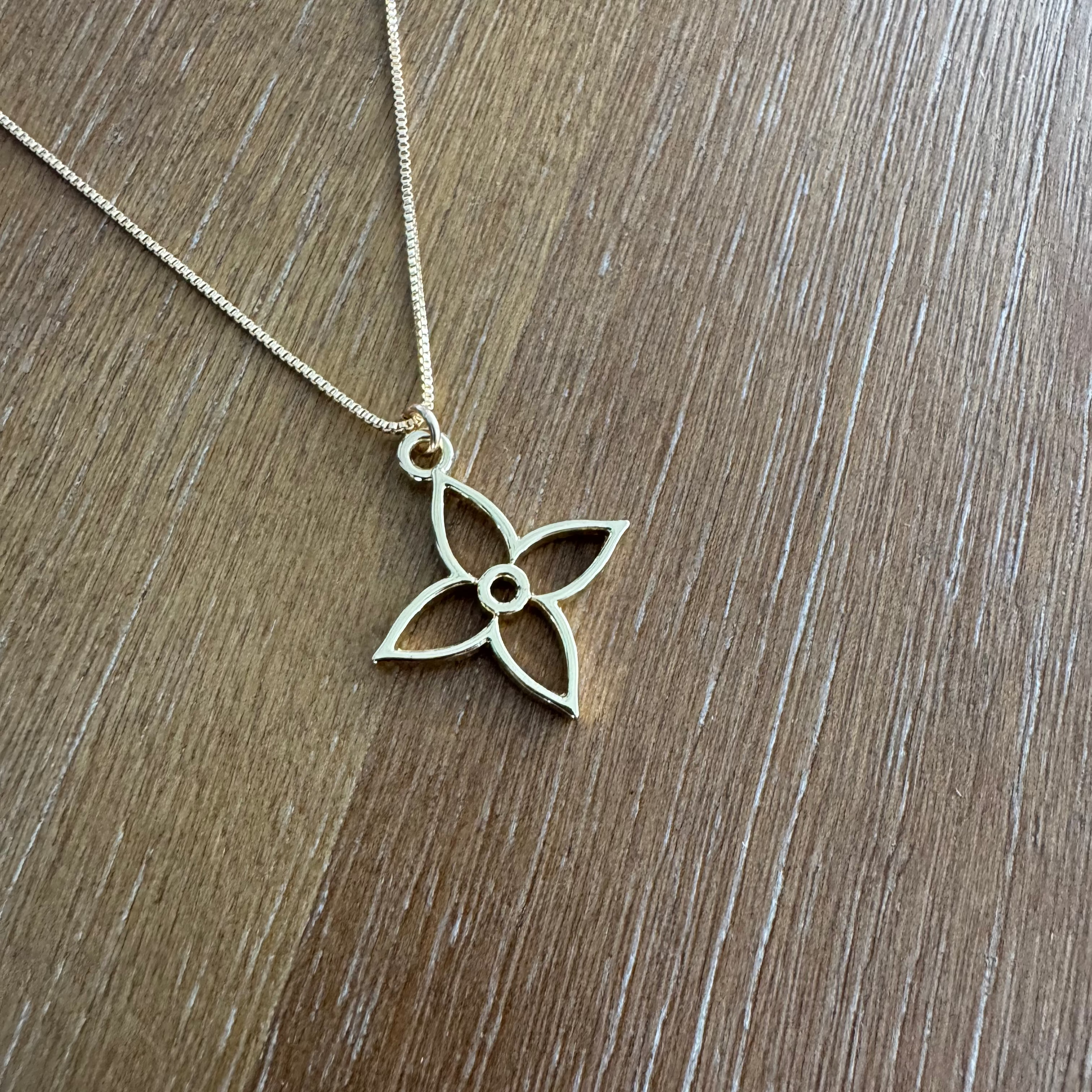 Gold Hollow Clover Necklace