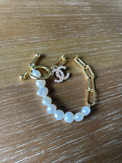Pearl and Gold Toggle Bracelet