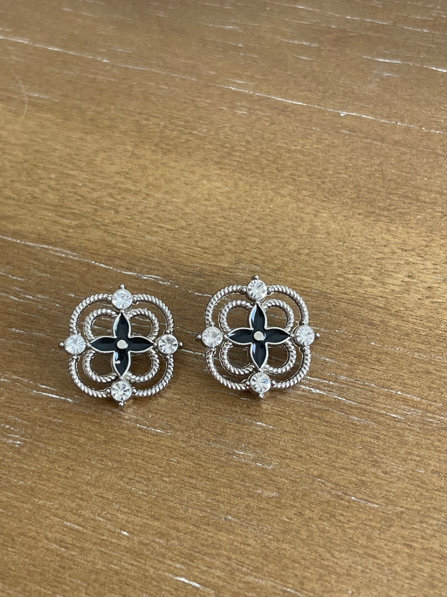Silver Rope Cutout Studs