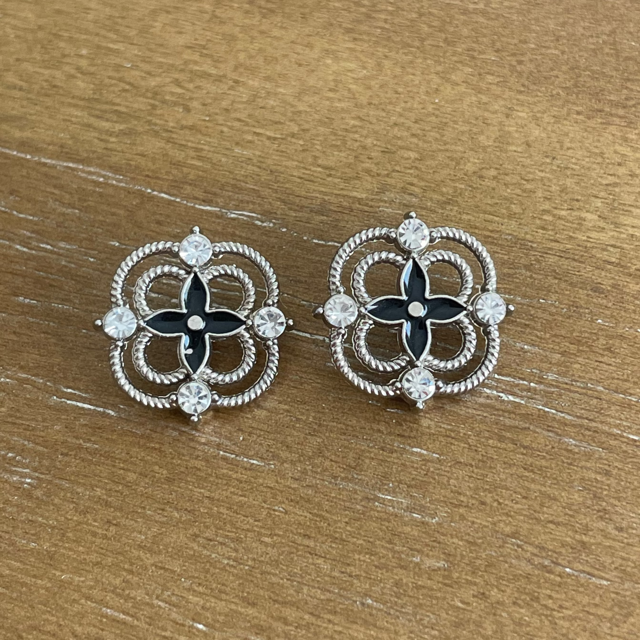 Silver Rope Cutout Studs